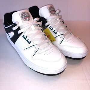 Skechers shoes (LA STYLE)